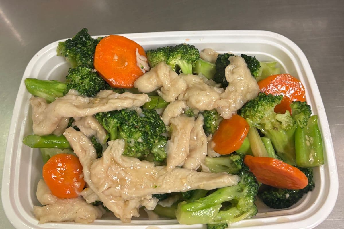 C15. Chicken with Broccoli