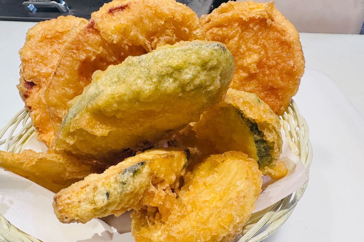 C2.Vegetable Tempura (10 pcs)