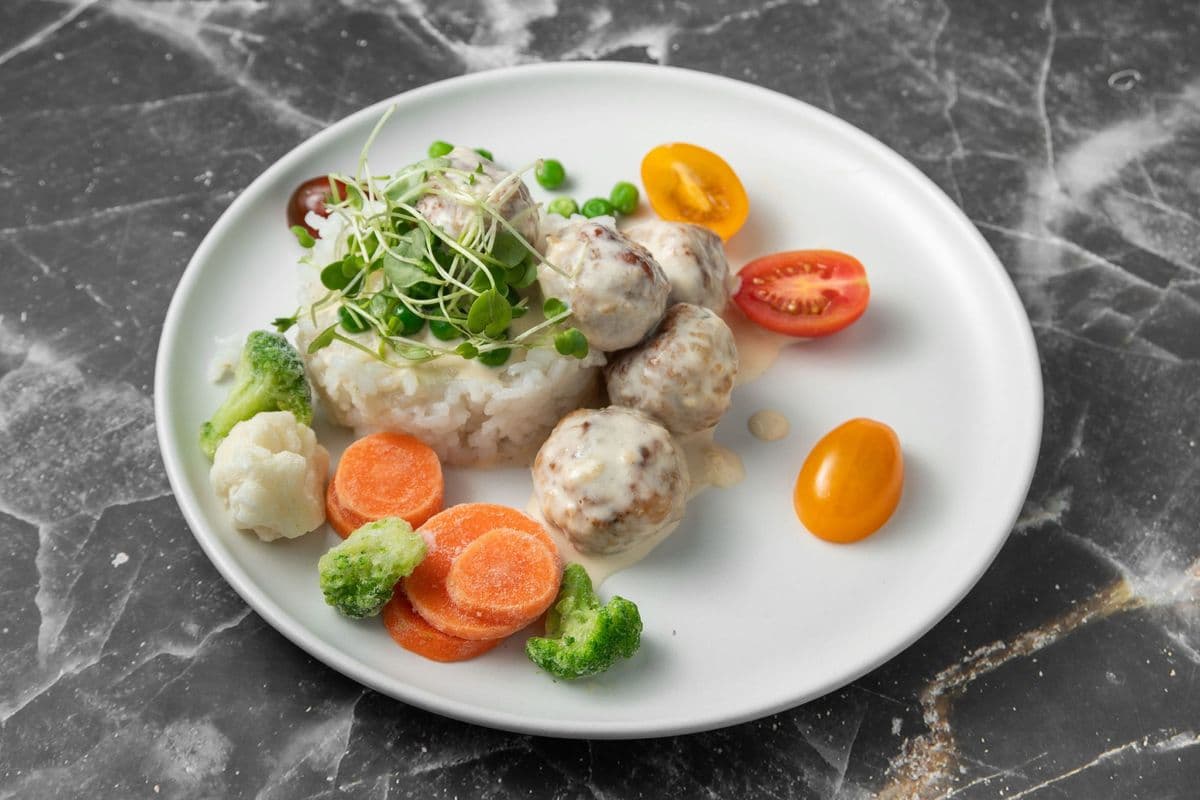 Turkey Meatballs in Cream Sauce with Choice of Side & Mixed Veggies