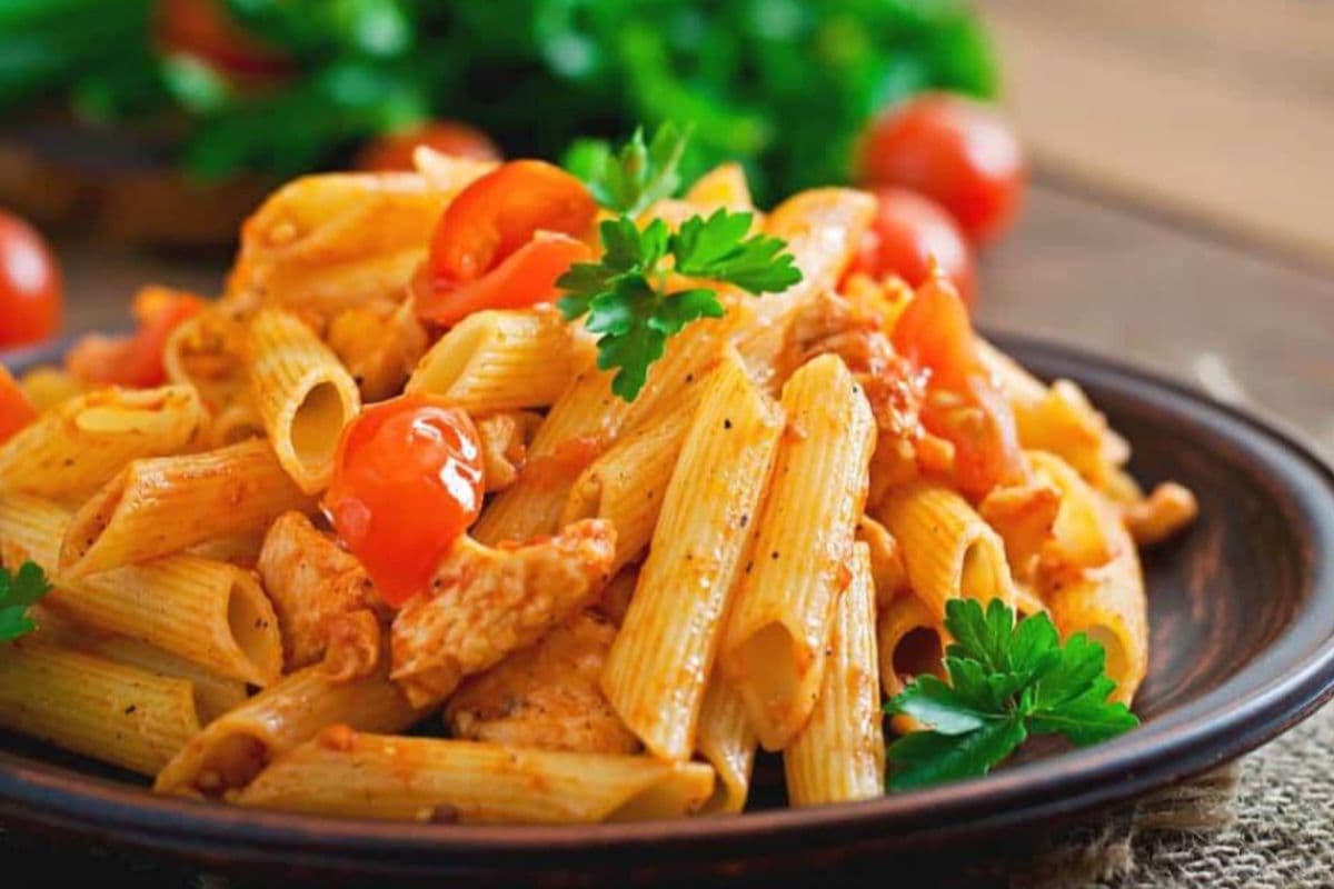 $15 Lunch Deal - Bistro High End Chicken Penne Pasta Premium