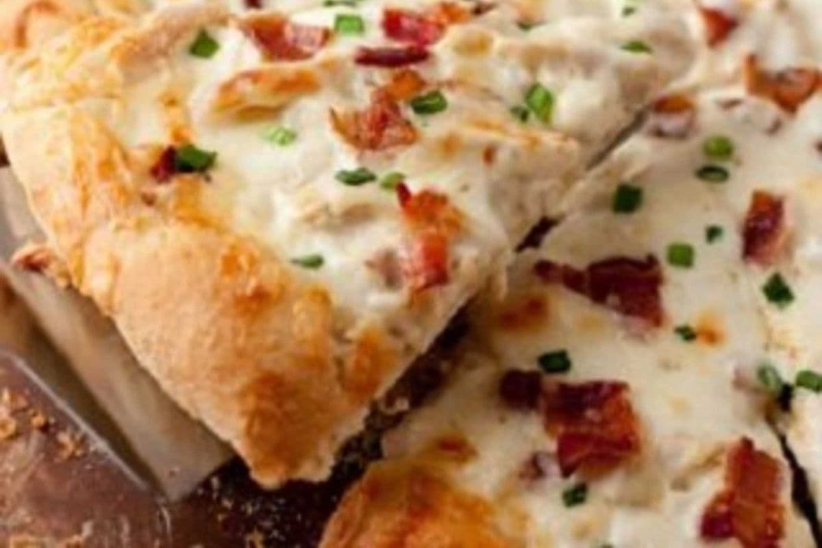 12. 14" Large Chicken Alfredo Pizza