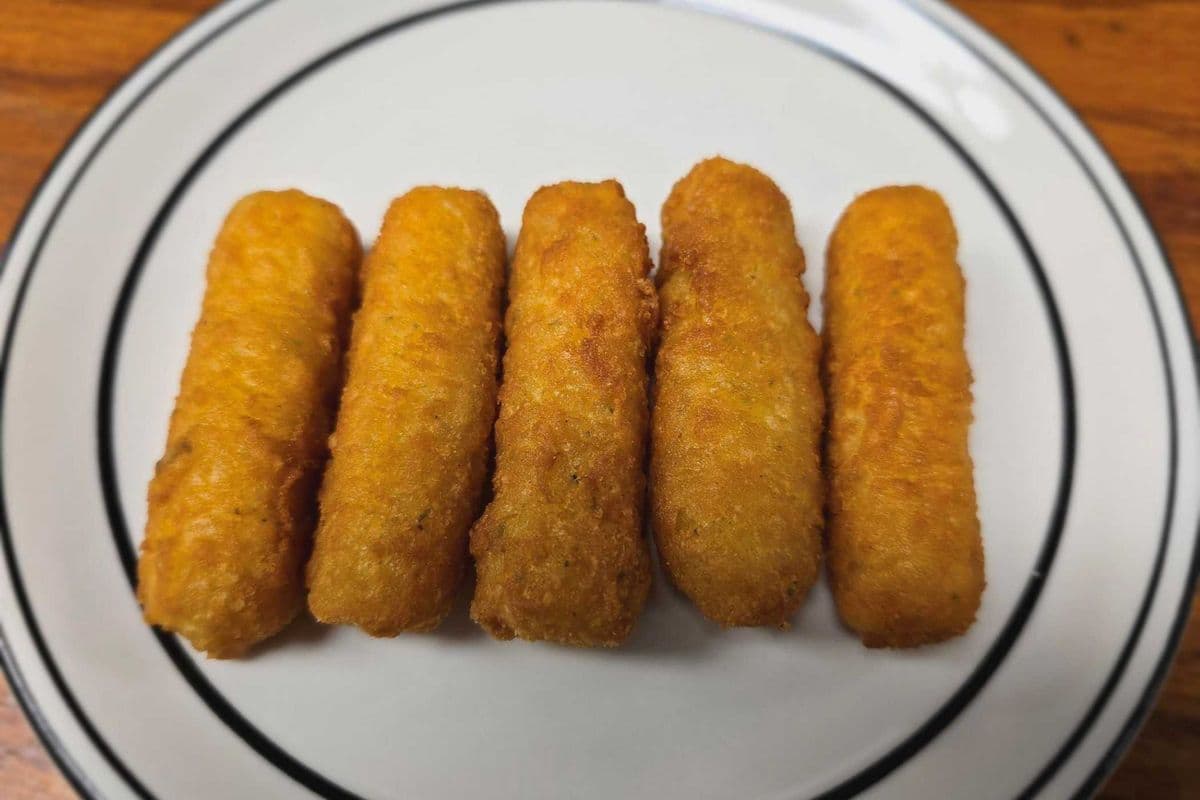 Mozzarella Sticks (5 pcs)