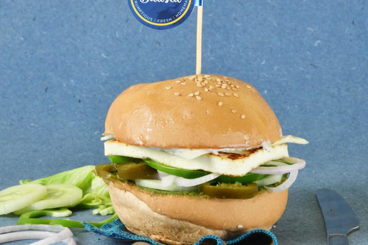 Hara Paneer Burger