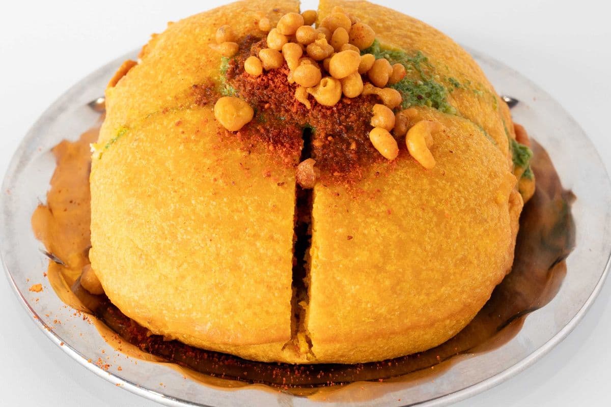 Ulta Cheese Vada Pav (1 Pc)
