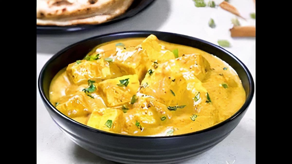 Paneer Korma AKA Shahi Paneer/Naan
