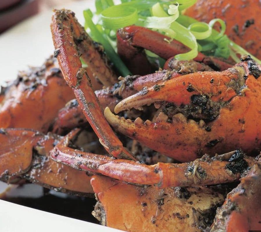 BC Crab with Egg Noodles in Black Bean Sauce / 豉汁BC肉蟹生麵底