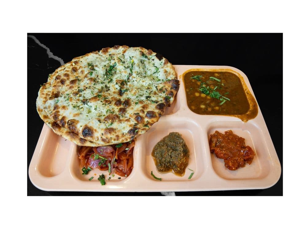 Amritsari Kulcha (2 Pieces Per Plate) / Amritsari Kulcha (2 Pieces Per Plate)