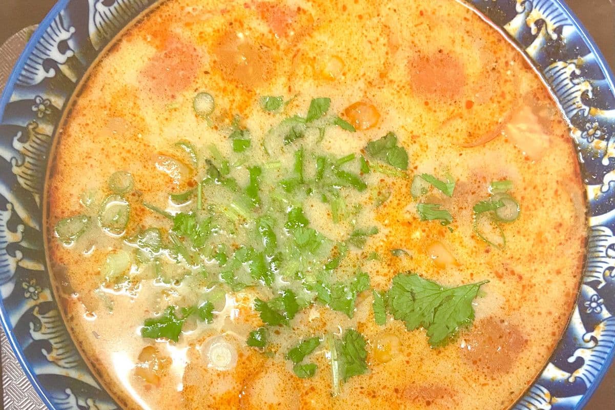 Tom Yum (with Noodles)