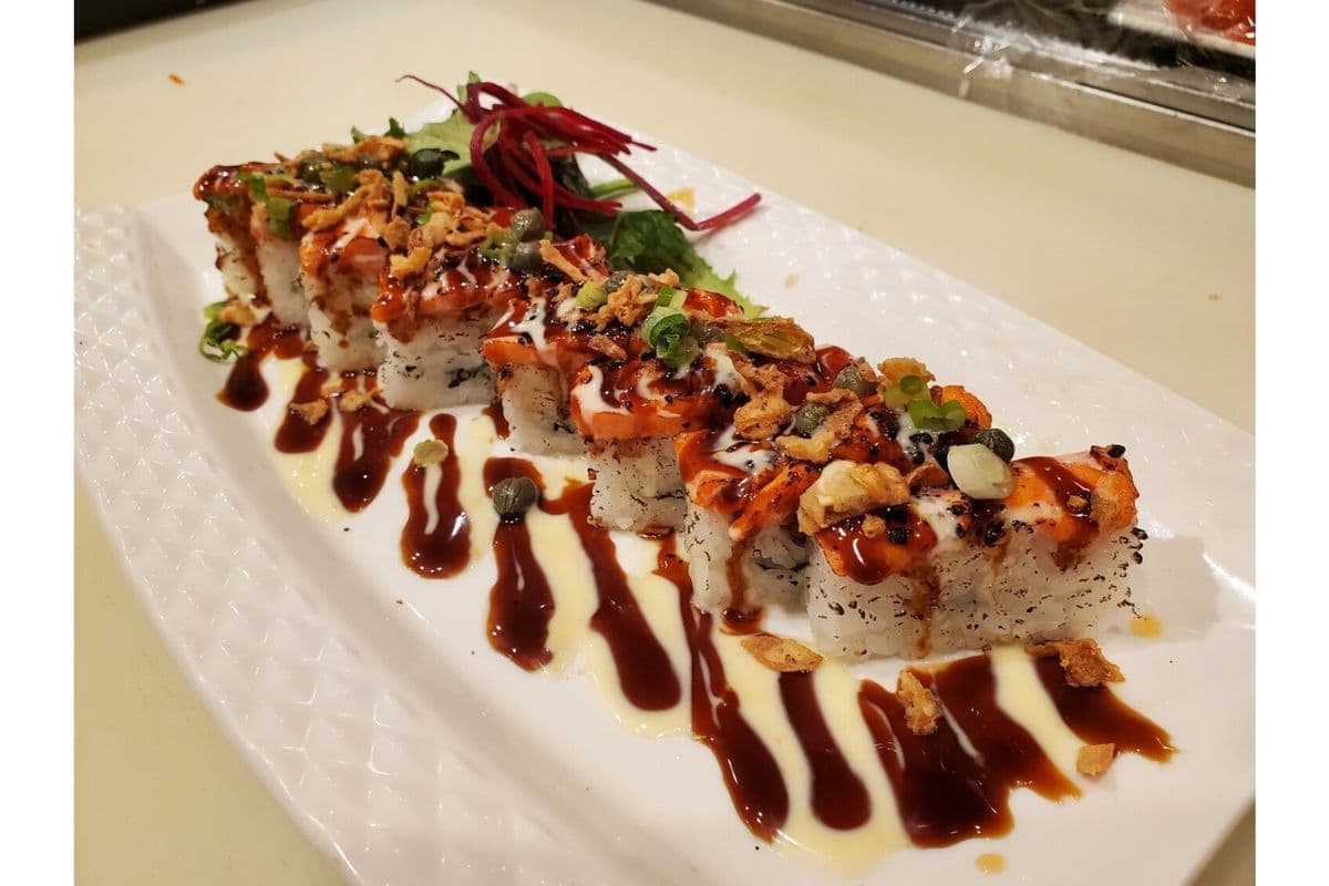 Salmon Aburi Oshi (6 pcs)