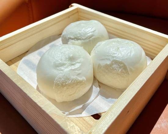 10. Salted Egg Yolk Custard Buns 流沙包