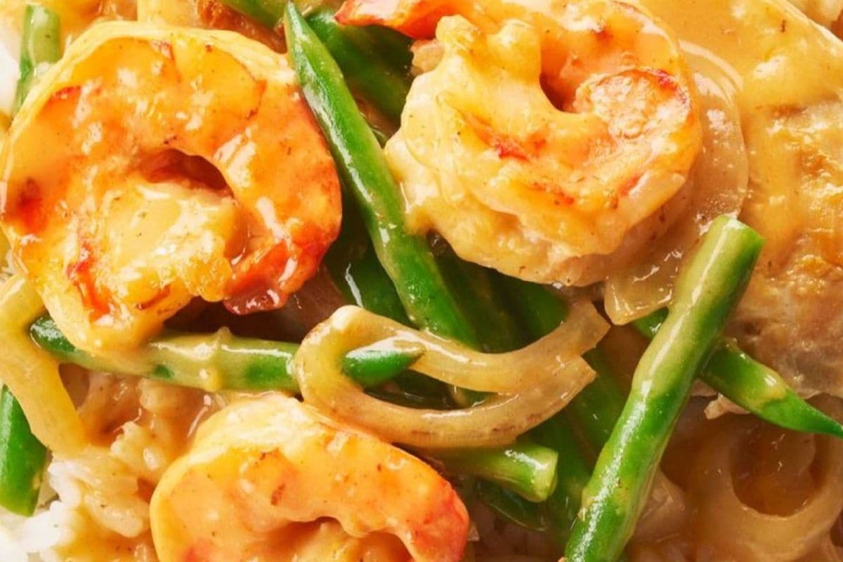 14. Sriracha Chicken & Creamy Shrimp