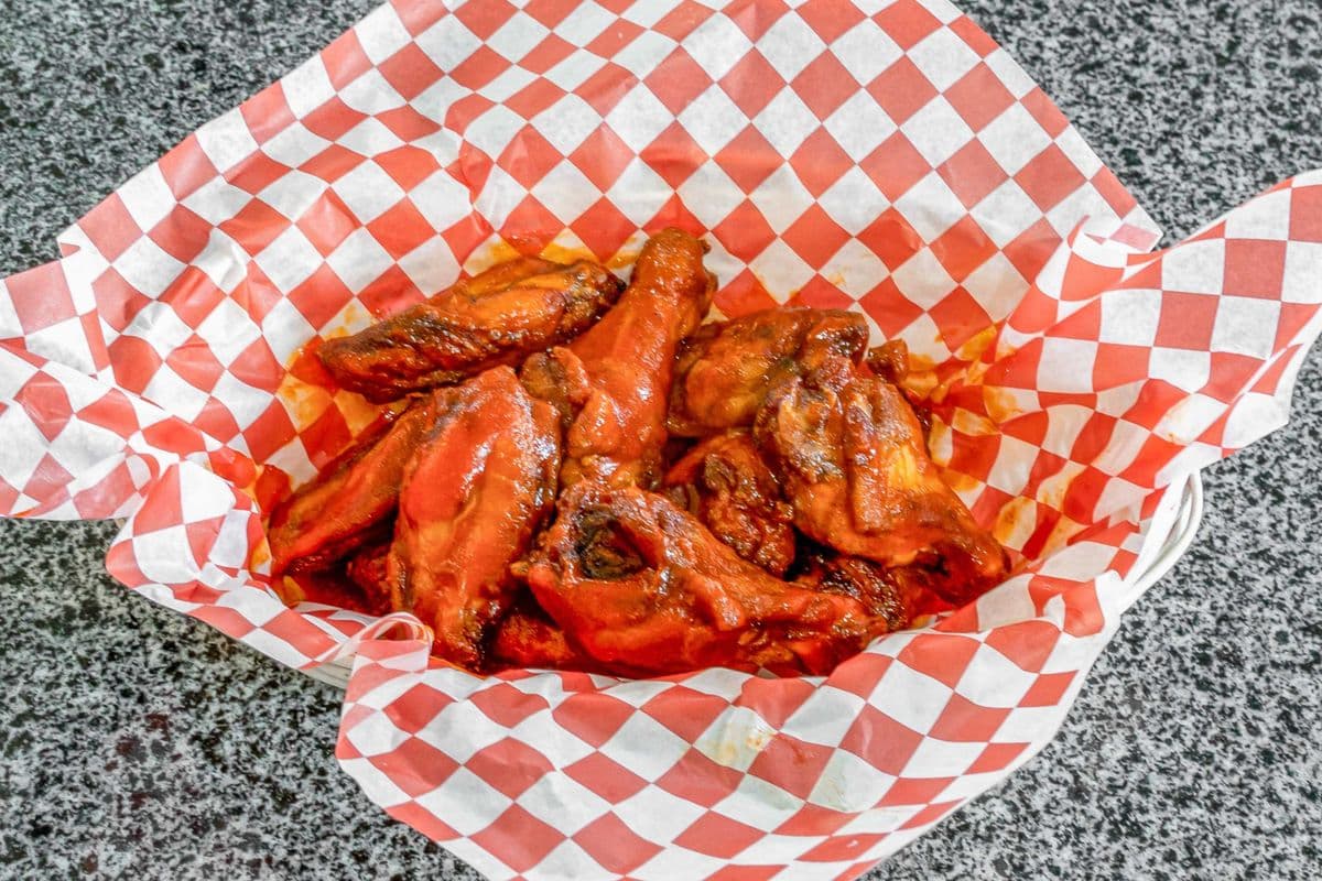 20B. Siracha Hot and Honey Chicken Wings (1 Pound)