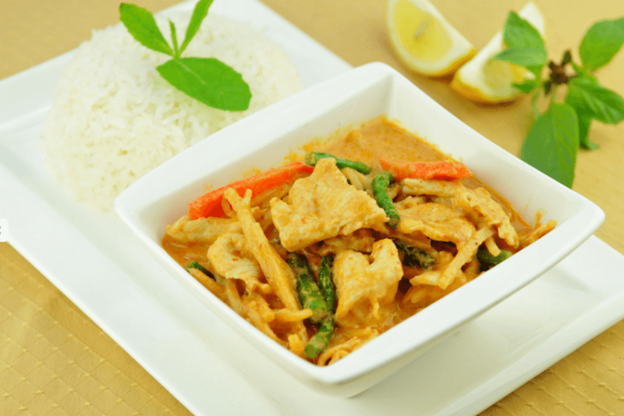 C09. Chicken and Vegetable Red Curry