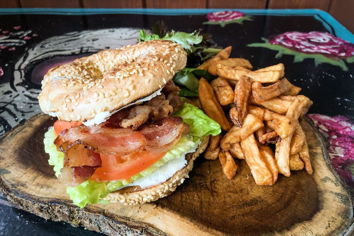 Bagel BLT avec fromage à la crème / BLT Bagel with Cream Cheese