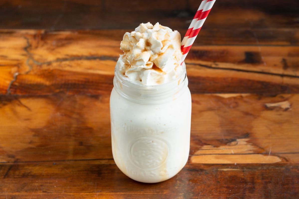 Lait frappé au caramel à l'érable salé / Salted Maple Caramel Milkshake