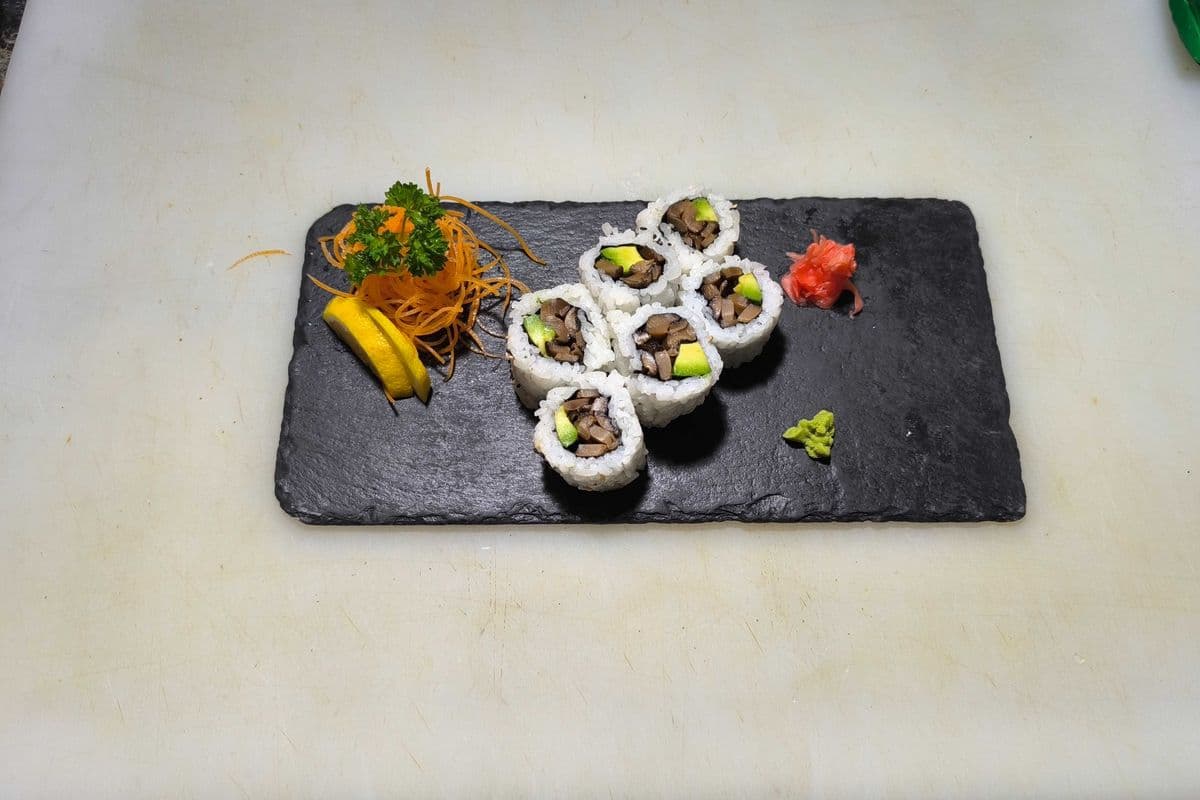 Avoshitake Roll (6 pcs)