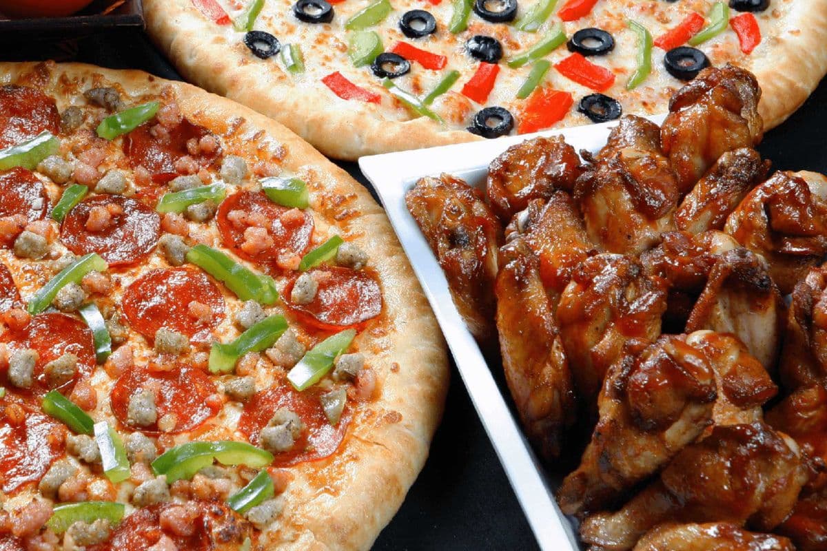 2 Medium pizzas 12"
