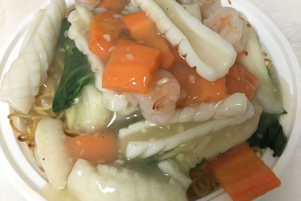 Seafood with Pak Choy Crispy Chow Mein海鲜炒面