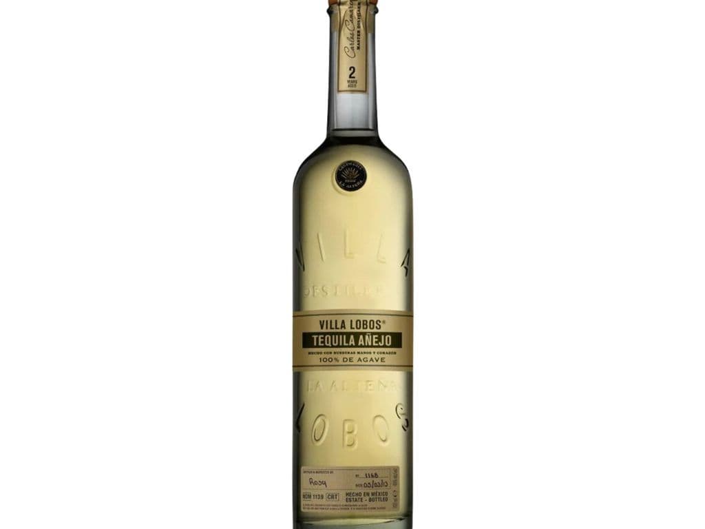 Villa Lobos - Anejo (750ml)