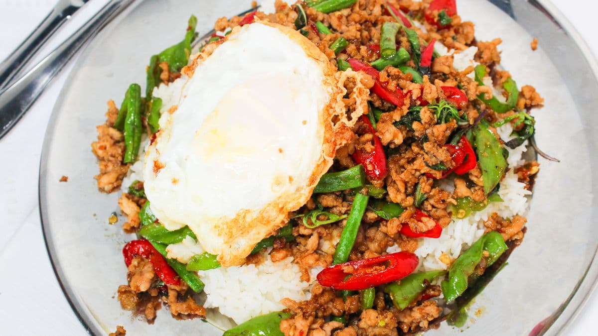 Pad Kaprao Kai Dow