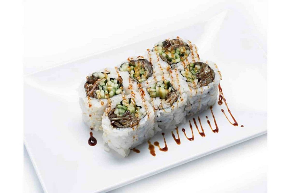 M17. Salmon Skin Roll