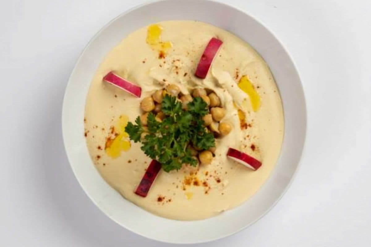 31. Hummus with Two Pitas