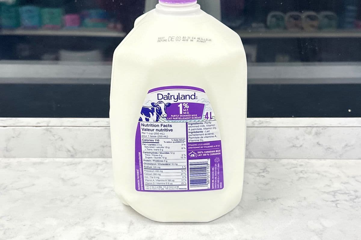 Dairyland (1%) Skimmed Milk Jug (4L)
