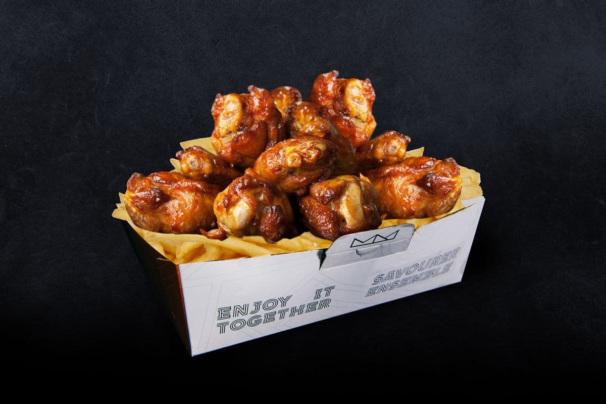 Ten Chicken Wings and Fries Trio / Trio de dix ailes de poulet et frites