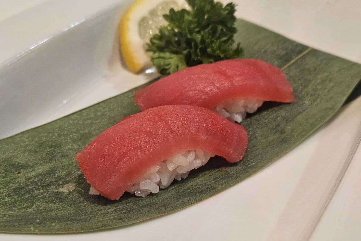 Tuna Sushi (2pcs)