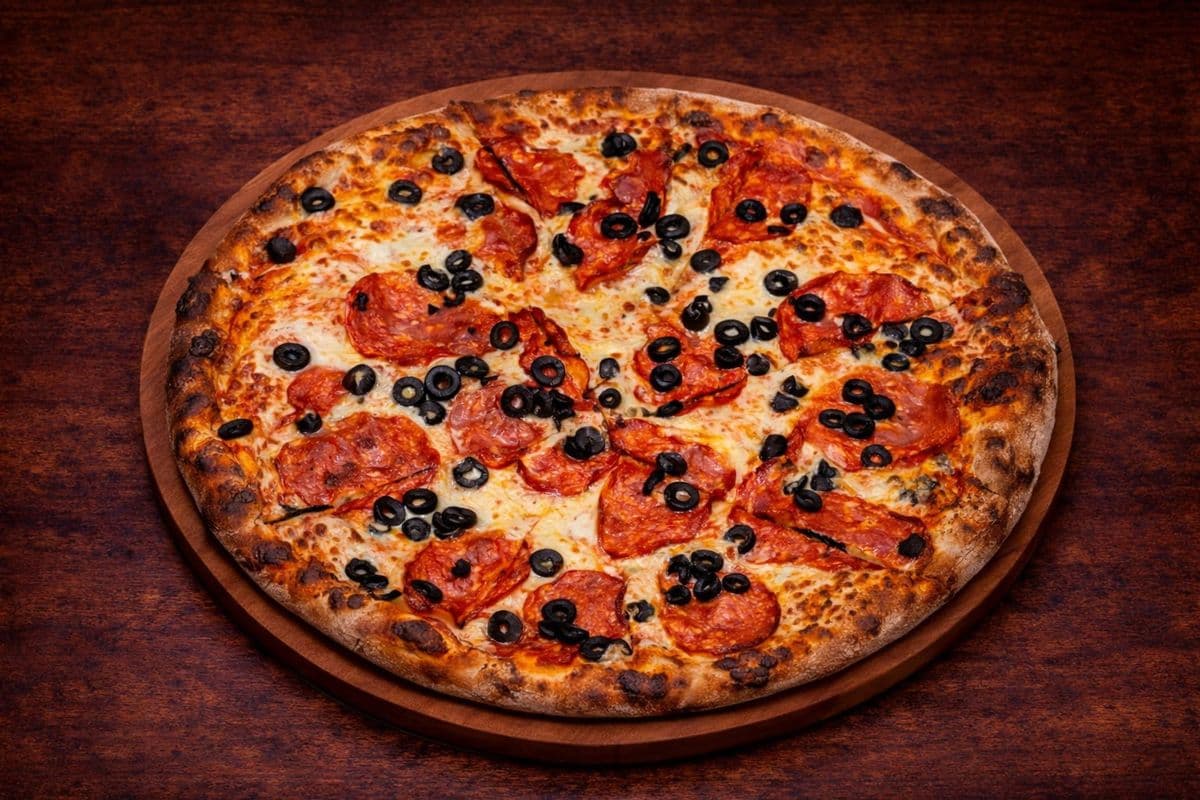 18" Hot Soppressata Pizza