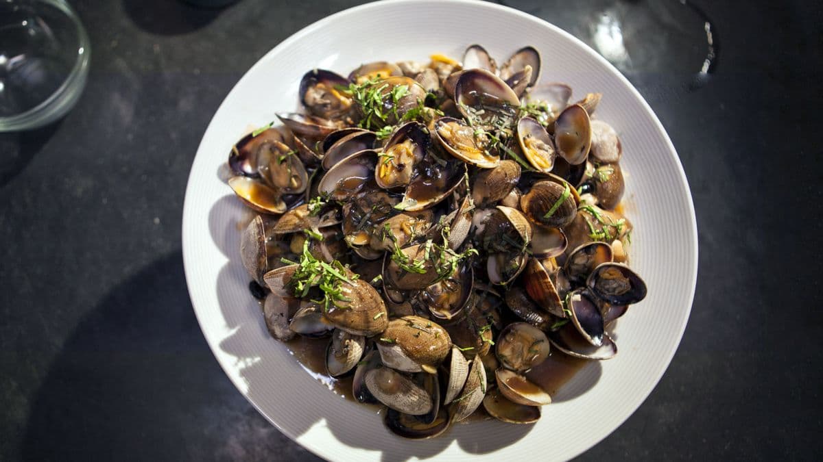 Wok Tossed Clams With Black Bean Sauce (S11)