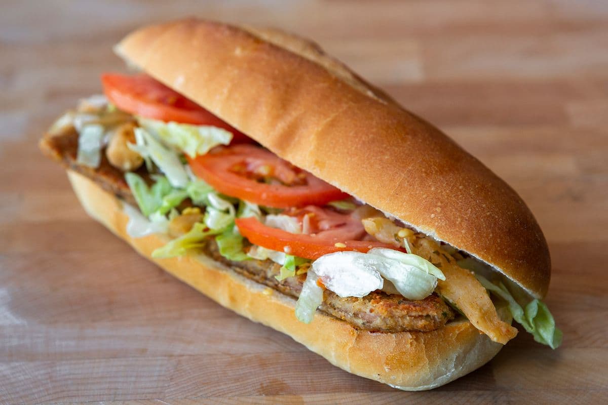 Sandwich à la côtelette de veau / Veal Cutlet Sandwich