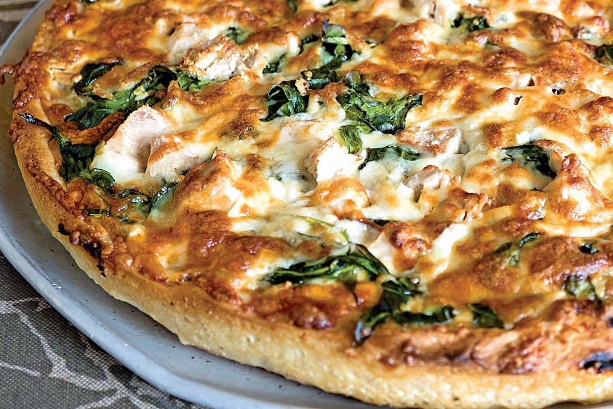 #22 Chicken, Spinach, Feta Cheese, and Fresh Garlic Pizza
