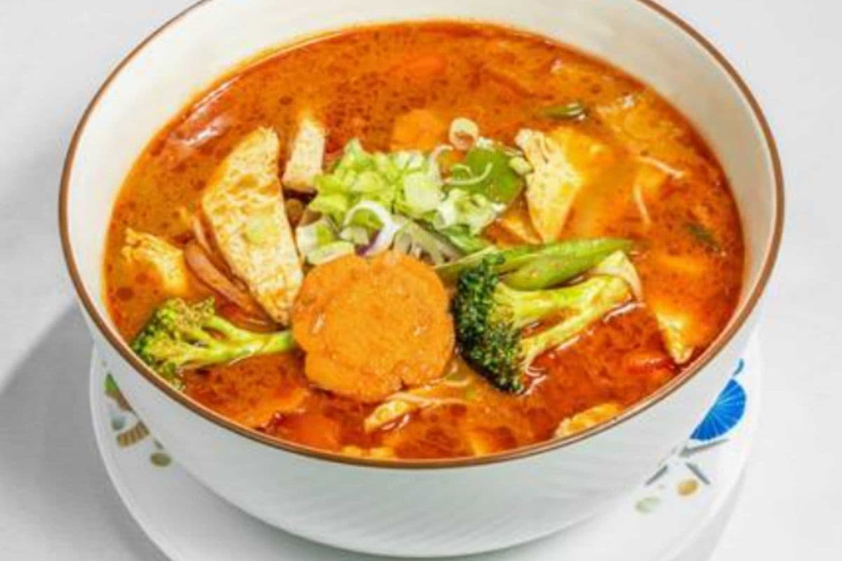 P56. Curry Vermicelli Soup with Chicken