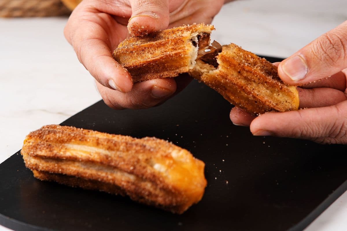 Churros (2 pcs) (200 cals)