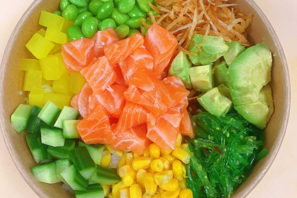 L04. Salmon Poke Bowl