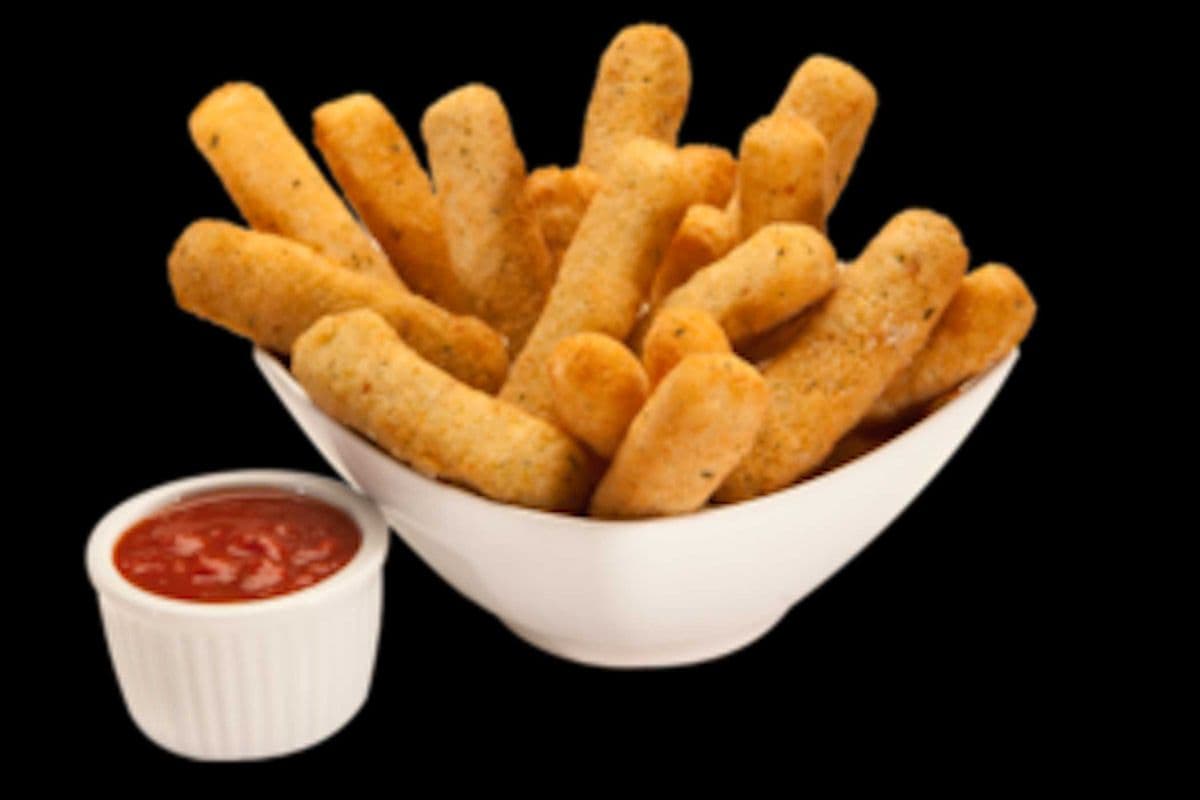 Mozzarella Sticks (8 pcs)