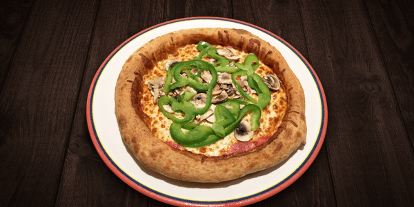 Pizza garnie sans viande / Garnished Meatless Pizza