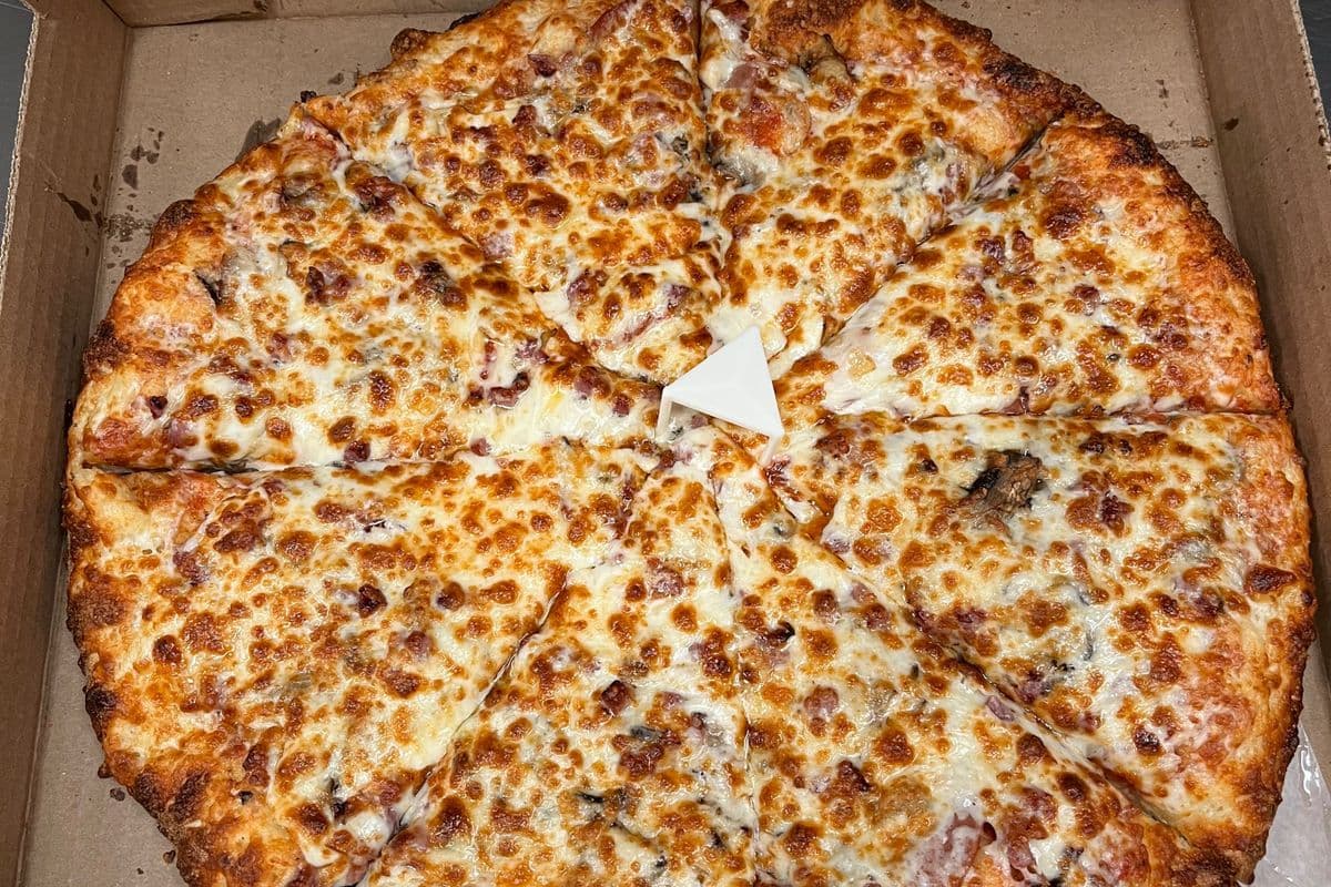 10" Canadian Pizza