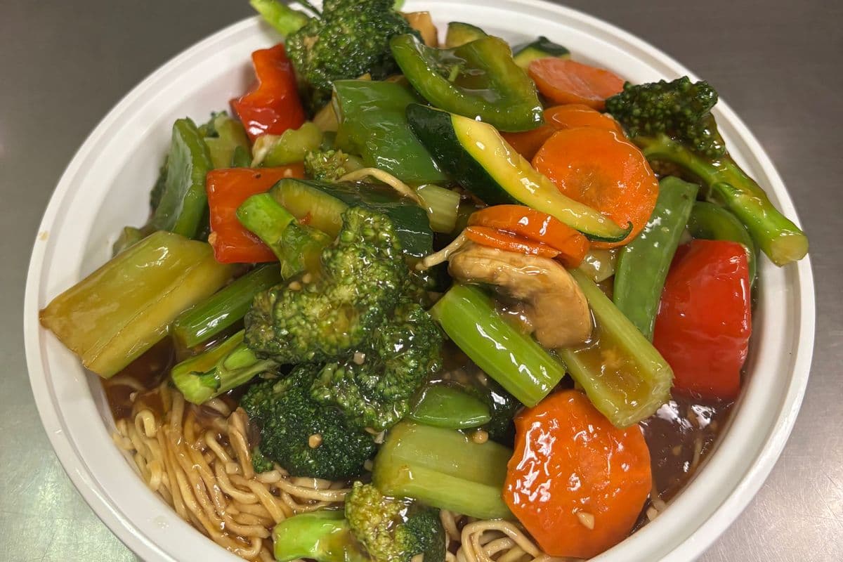 G4. Vegetable Cantonese-Style Chow Mein