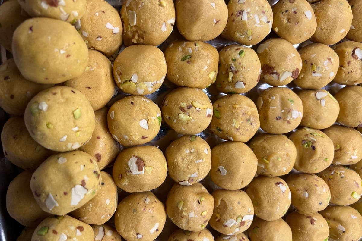 Besan Laddoo (1 Lb)