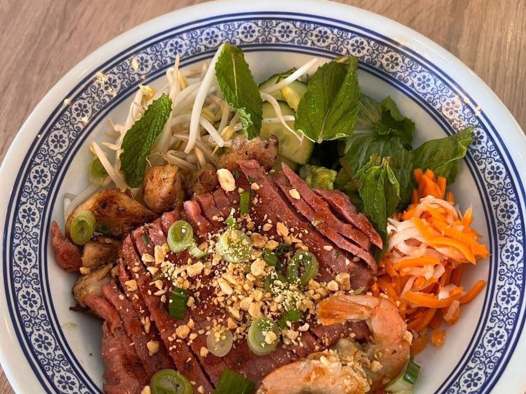 Nem Nướng (grilled pork) Vermicelli