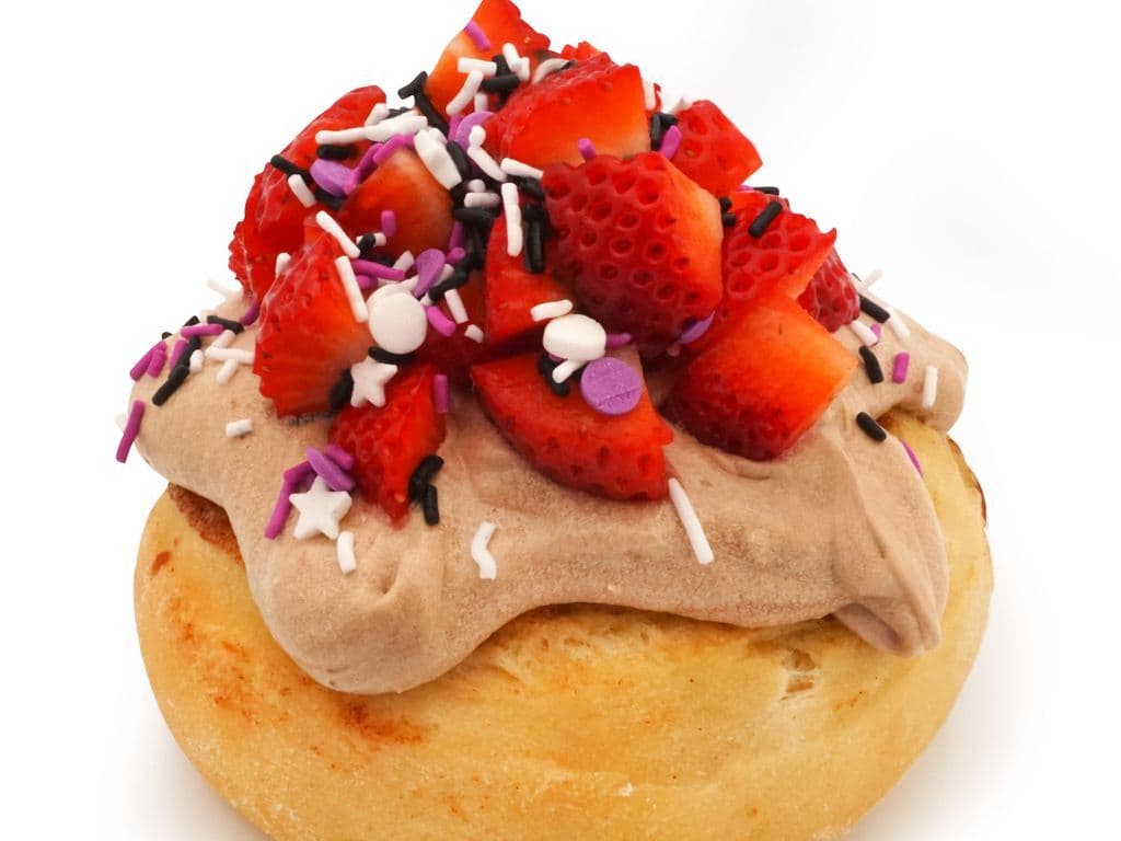 Sparkle Berry Roll*
