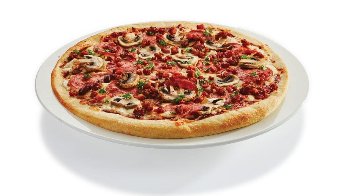 Medium (13") The Classic Canadian Pizza