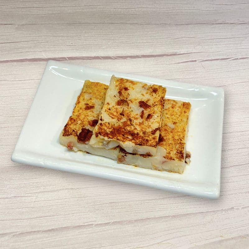 Pan Fried Radish Cake / 煎蘿蔔糕