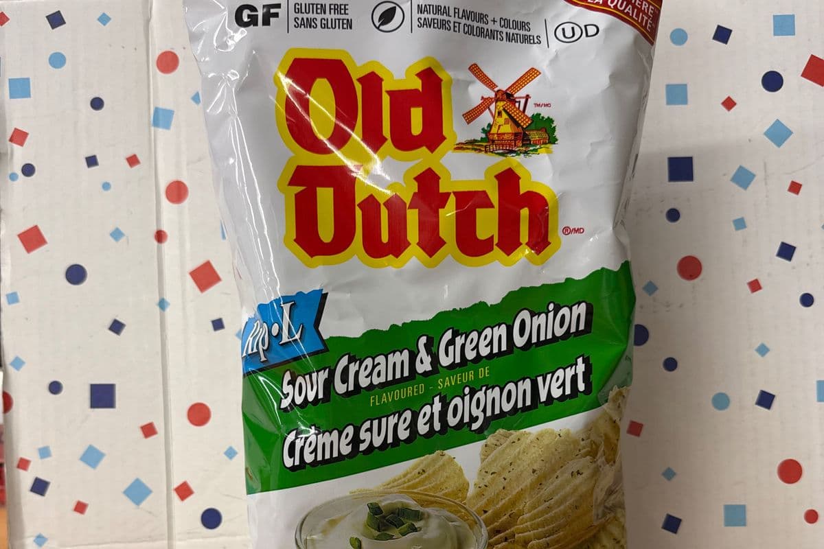 Old Dutch Sour Cream & Green Onion 235 g