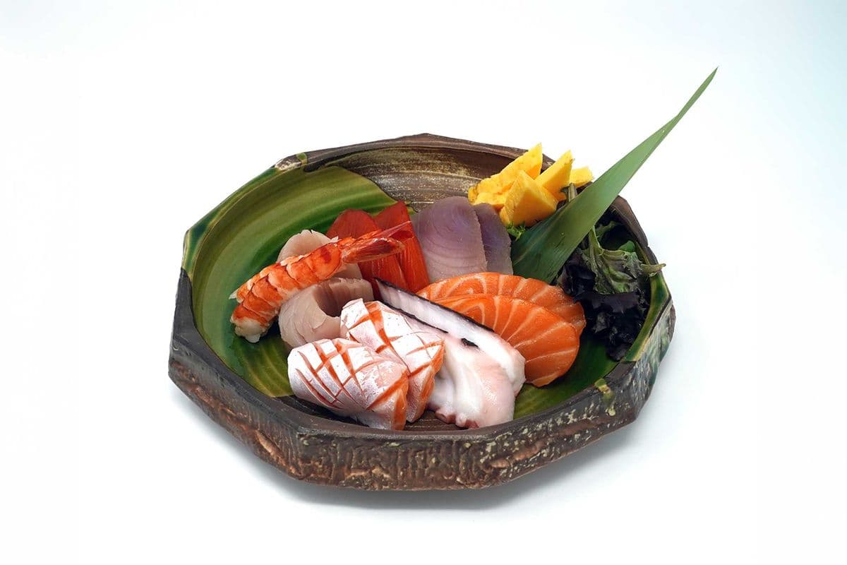 Omai Special Sashimi (18 pcs)