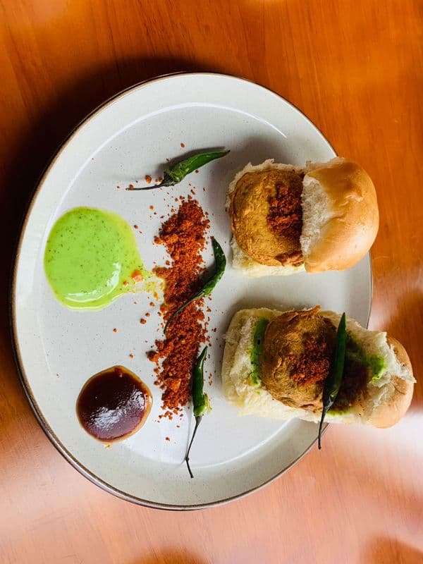 Vada-Pav (2 pcs)