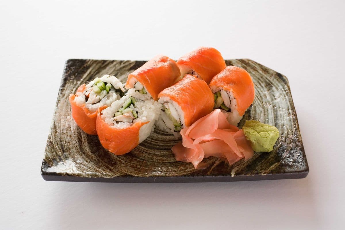 SSSR (Smoked Salmon and Shrimp Roll)