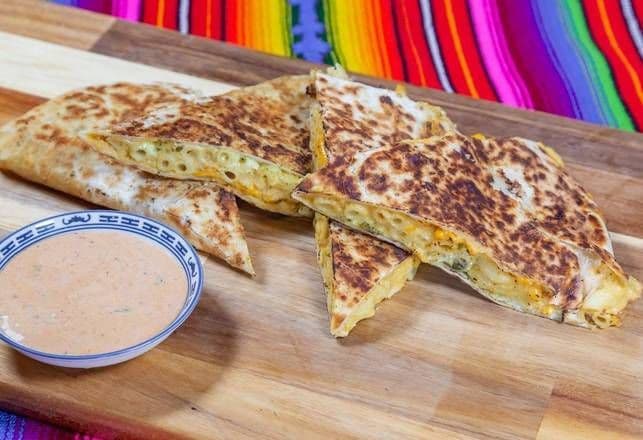 Mac and Cheeze Quesadilla